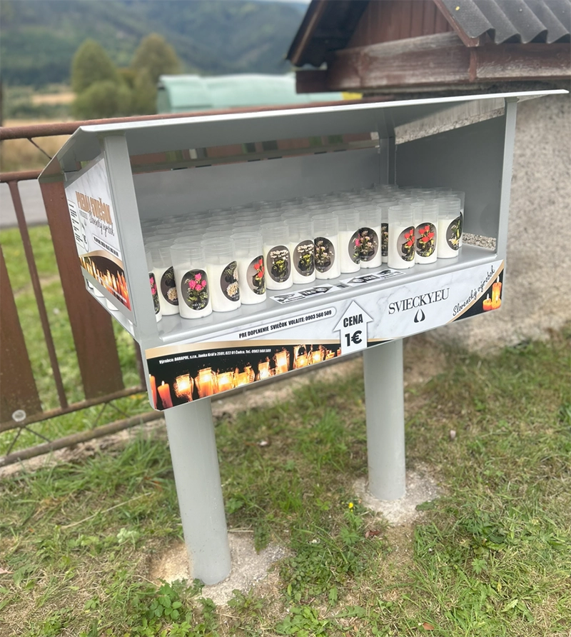 Cintorín Predajná - predajný pult na sviečky